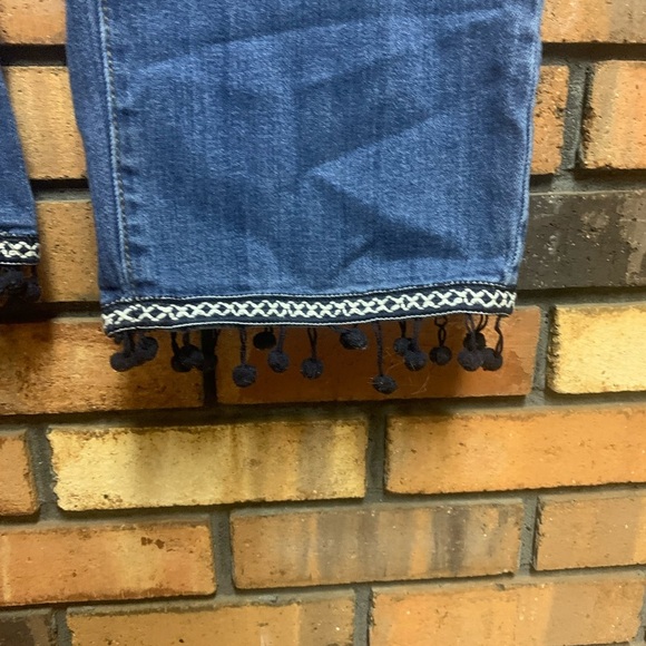 Judy Blue Straight Fit Denim Jean Capris with Pompom Fringe - Picture 4 of 4